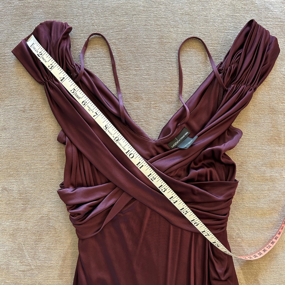 Fabulous Stretchy Cocktail Dress with Sexy Neckline - Picture 9 of 11